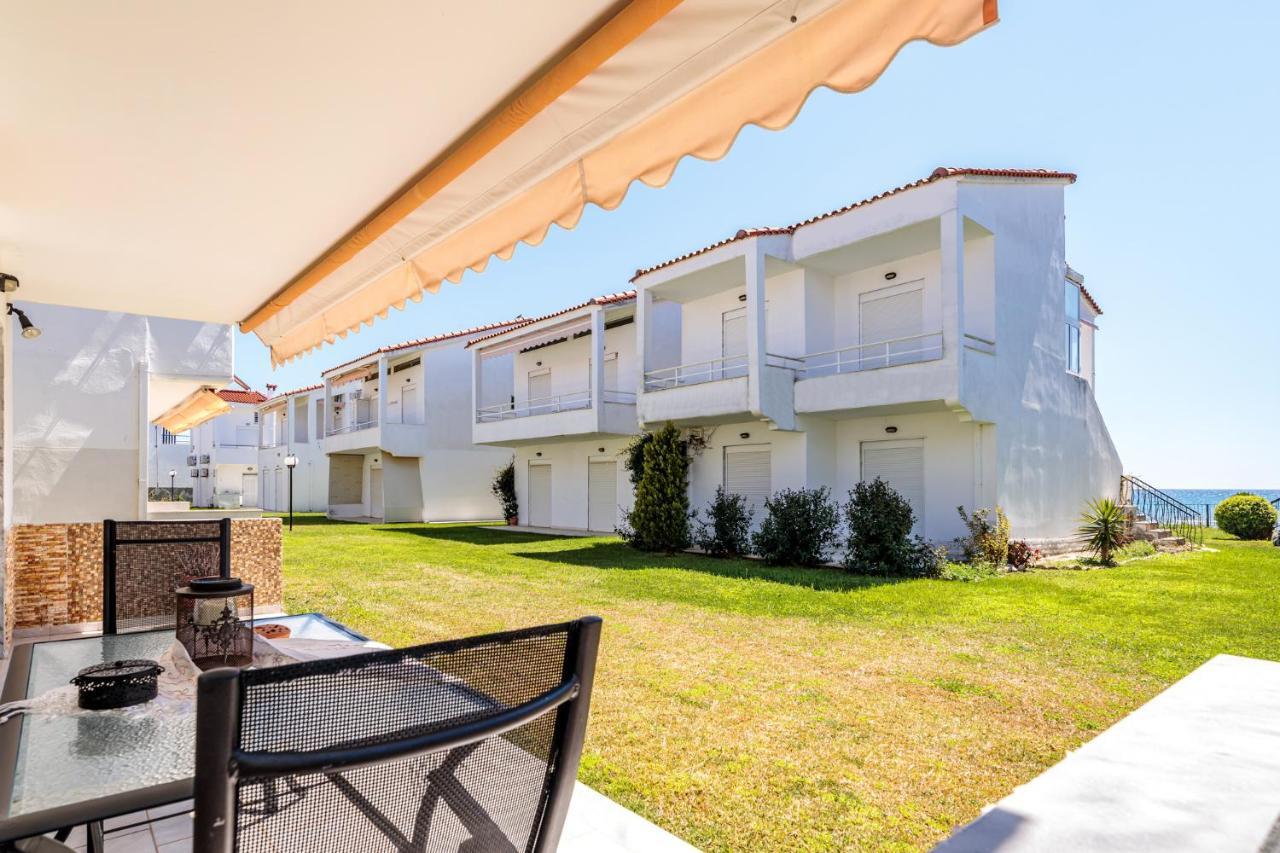 Apartment Next To The Sea Paralia Dionysiou Exterior foto