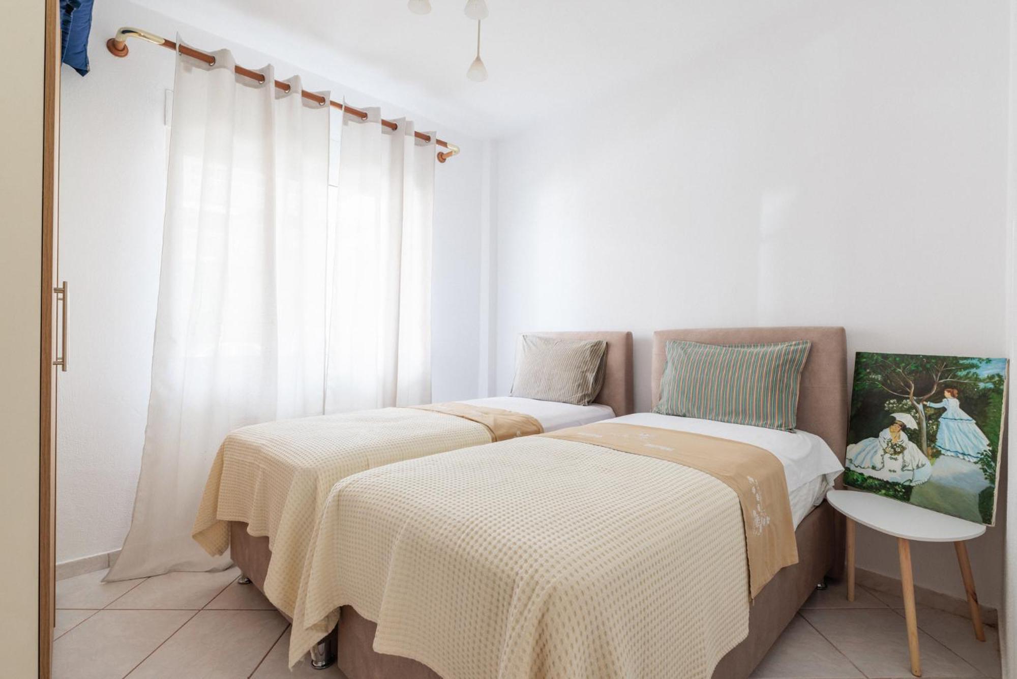 Apartment Next To The Sea Paralia Dionysiou Exterior foto